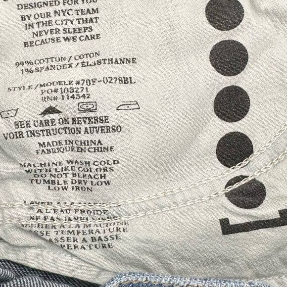 Blank NYC Zip Detail Frayed Denim Jean Skirt 29 Blue Casual Whiskered Faded Mini - Picture 8 of 9